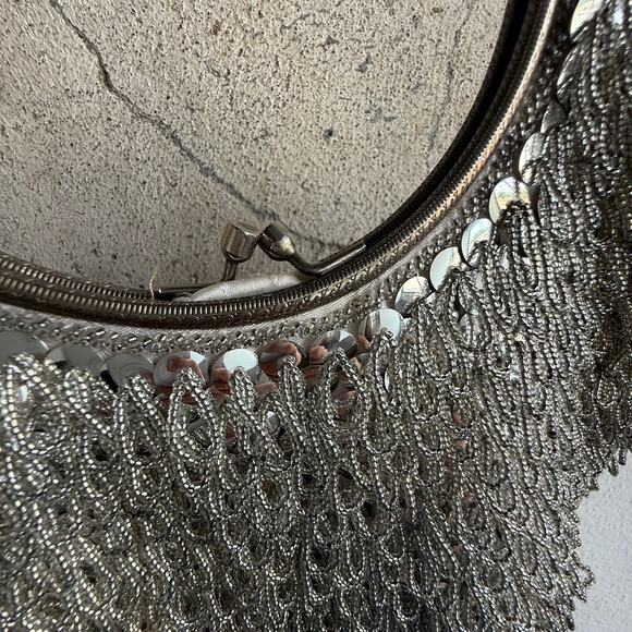 Vintage La Regale Silver Beaded Sequin Evening Bag Top Handle Purse Hong Kong - Picture 4 of 9